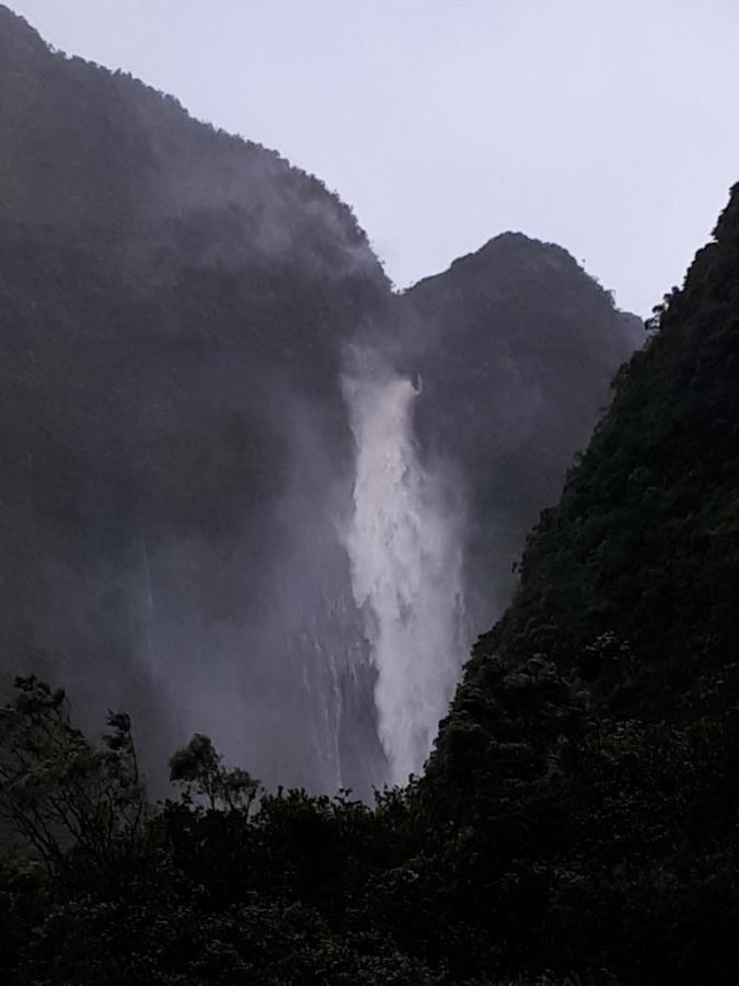 סלאזי Gite La Cascade Blanche מראה חיצוני תמונה